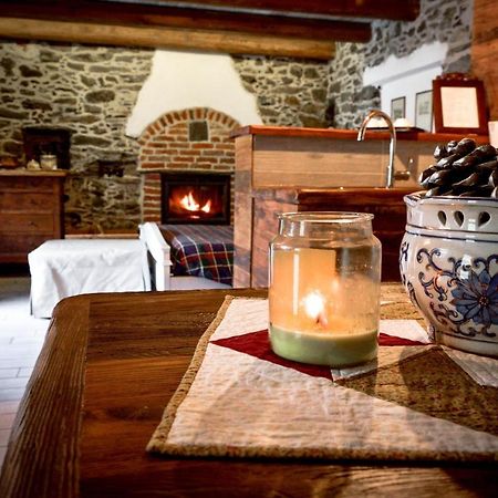 Chalet In Pietra E Legno Con Caminetto Inverso Pinasca Extérieur photo