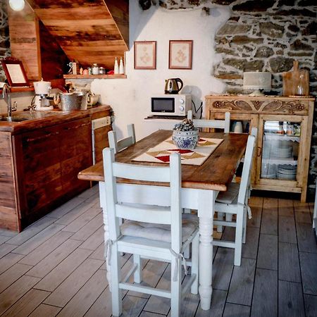 Chalet In Pietra E Legno Con Caminetto Inverso Pinasca Extérieur photo