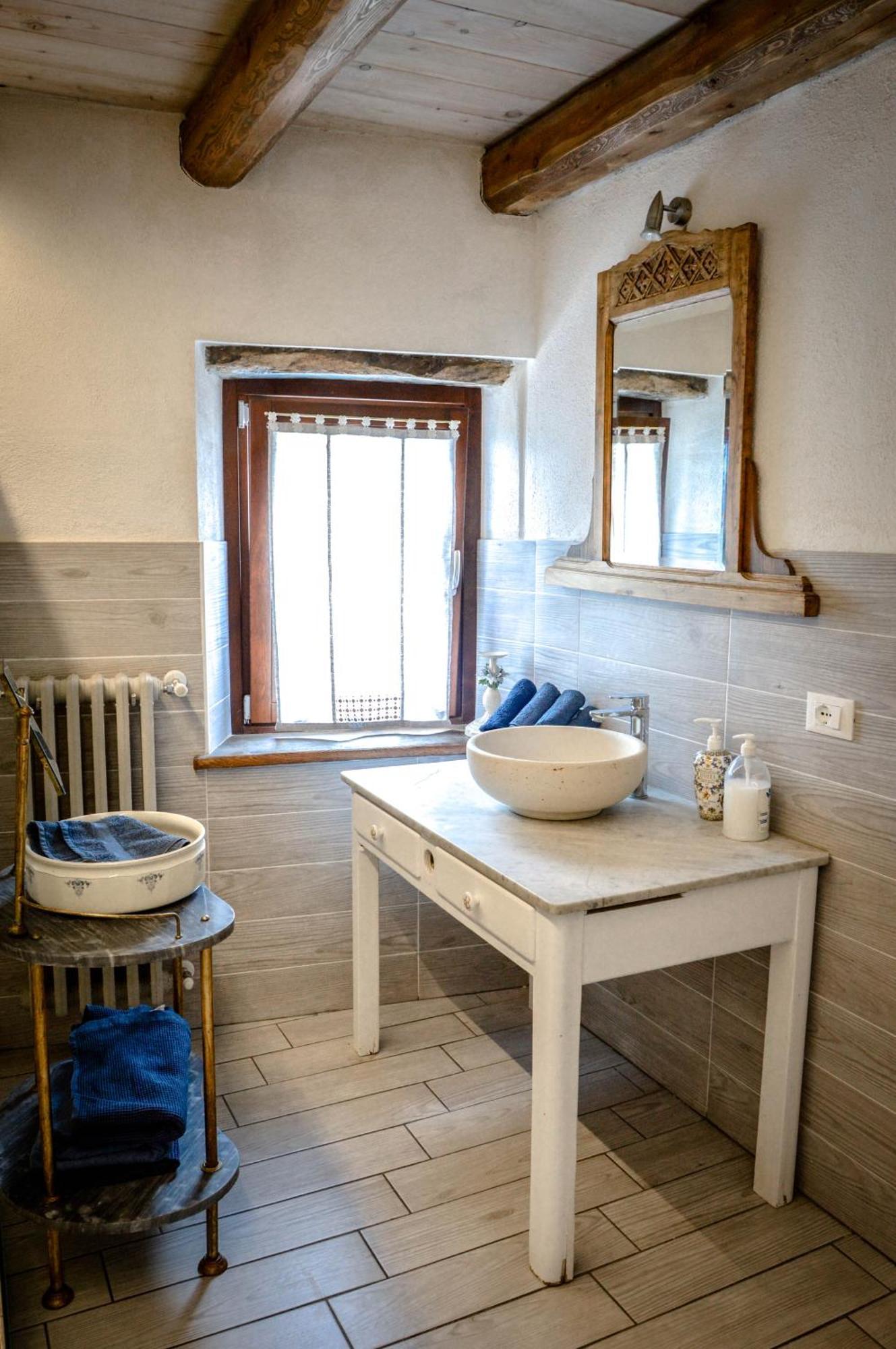 Chalet In Pietra E Legno Con Caminetto Inverso Pinasca Extérieur photo
