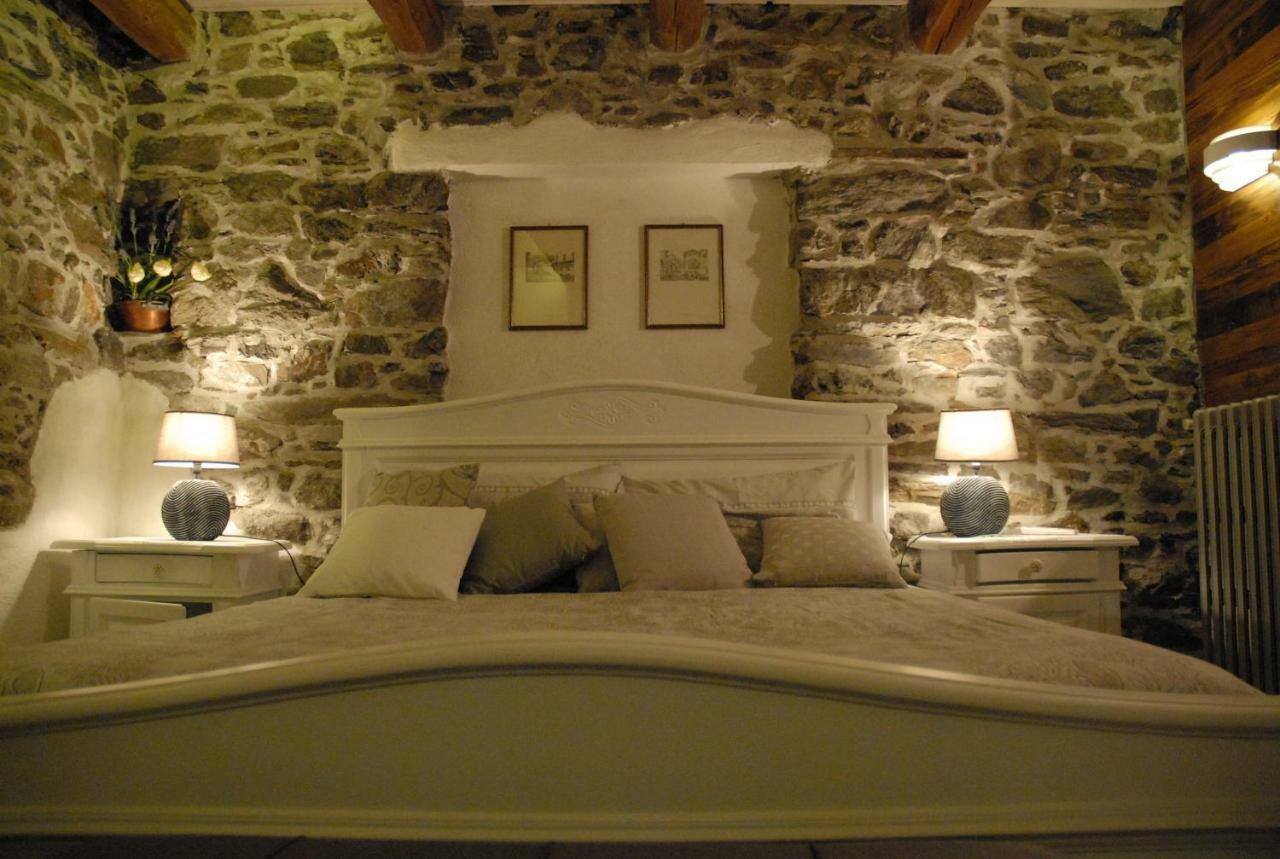 Chalet In Pietra E Legno Con Caminetto Inverso Pinasca Extérieur photo