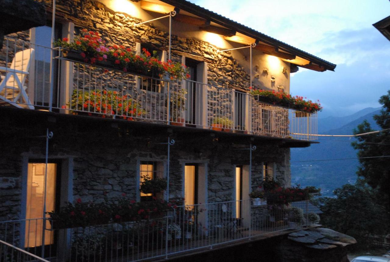 Chalet In Pietra E Legno Con Caminetto Inverso Pinasca Extérieur photo