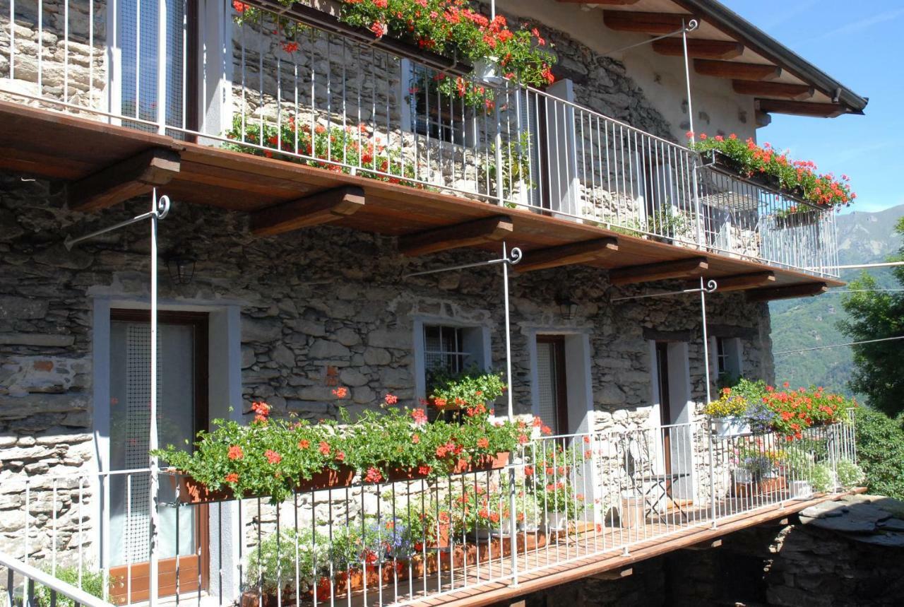 Chalet In Pietra E Legno Con Caminetto Inverso Pinasca Extérieur photo